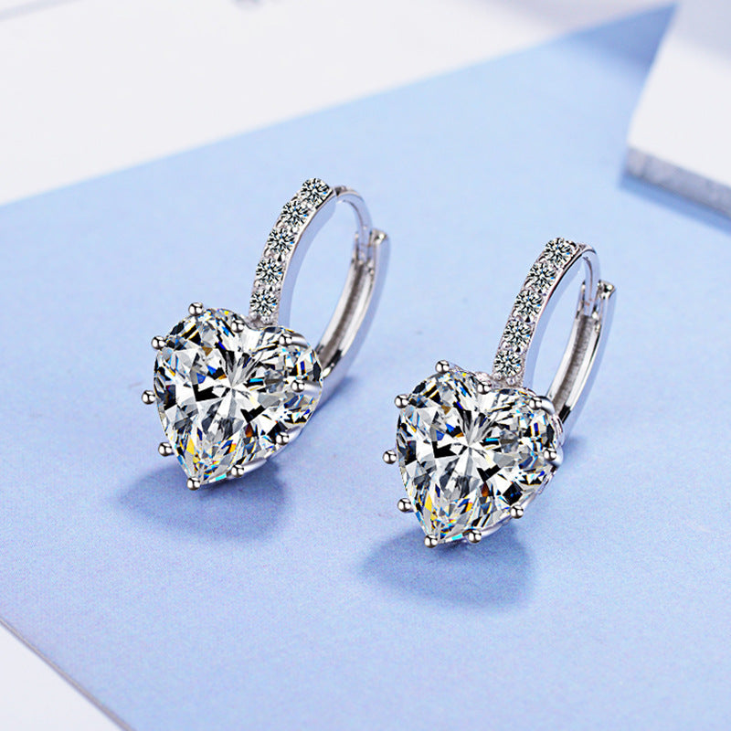 Korean version of the fashion earrings female heart-shaped zircon ear buckle fashion temperament simple earrings wholesale