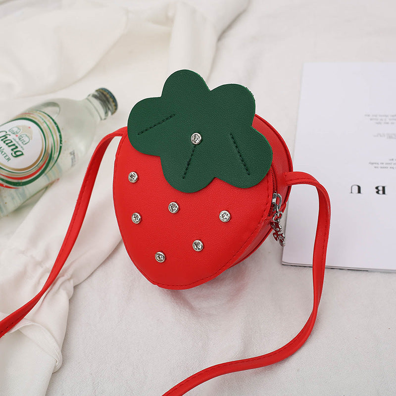 Children's bag 2020 female cartoon cute strawberry girls Messenger bag fashion backpack Princess Yangqi purse