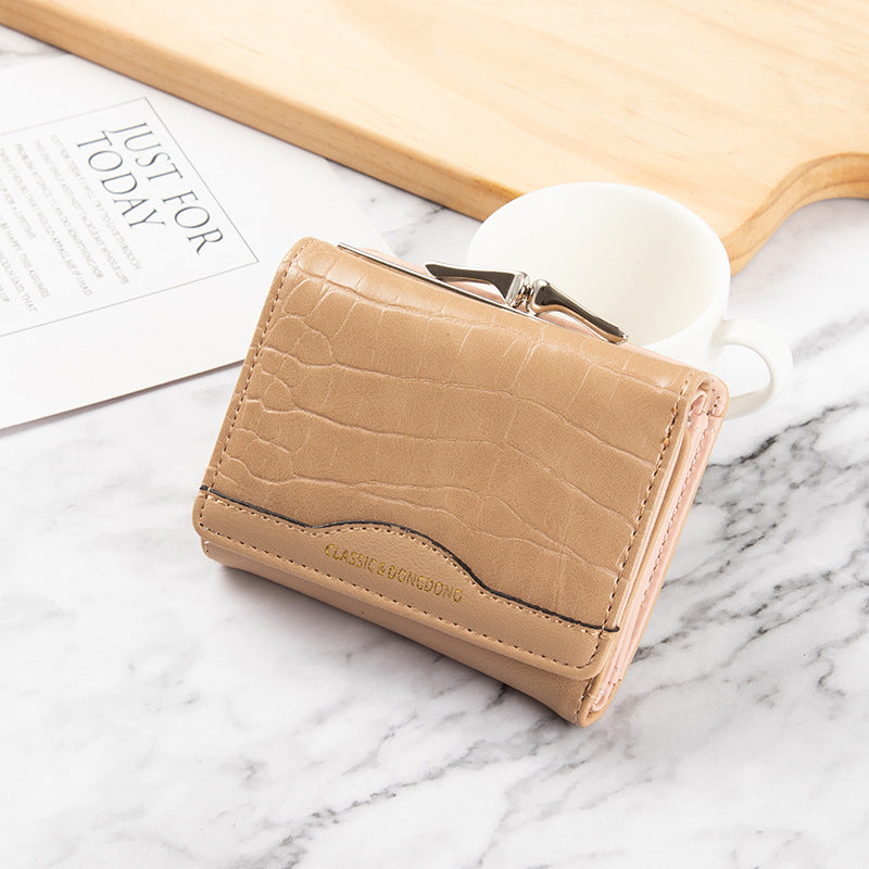 New wallet female short retro three fold folding students Korean version simple multi-card crocodile pattern coin coin purse